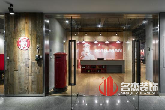 工业风办公室叼嘿网站视频.jpg