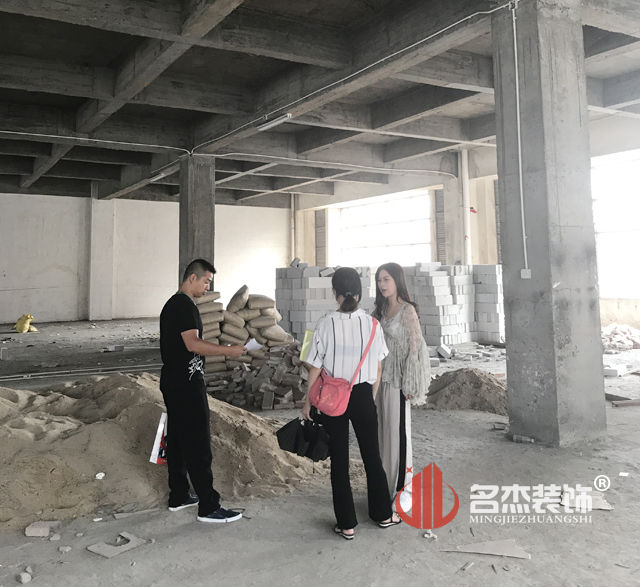 办公室叼嘿网站视频.jpg