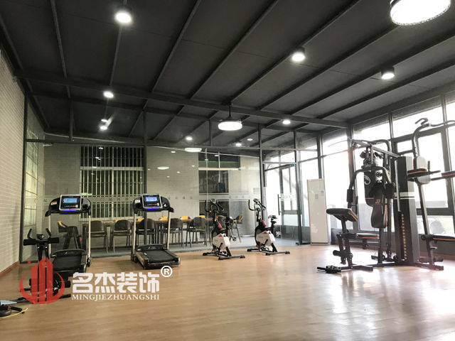 健身房叼嘿网站视频完工照.jpg