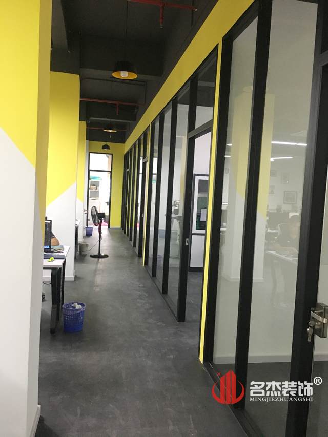 过道叼嘿网站视频设计完工照.jpg