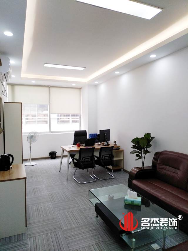 办公室叼嘿网站视频设计完工照.jpg