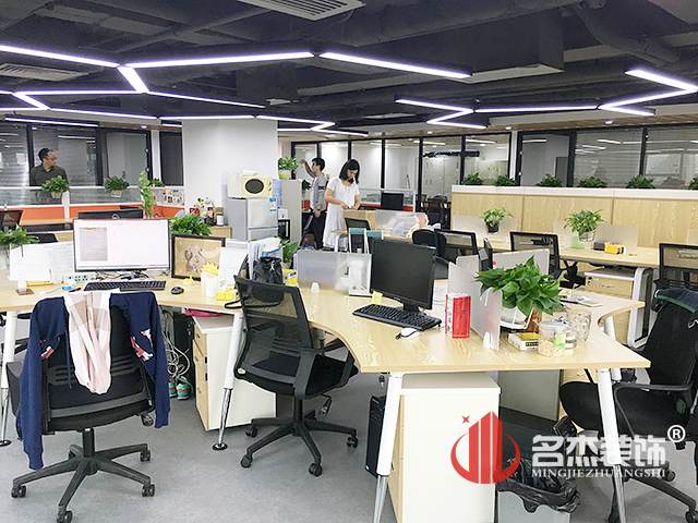办公室叼嘿网站视频完工照.jpg
