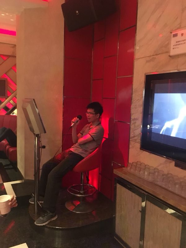 叼嘿直播APP装饰周末轻松活动.jpg