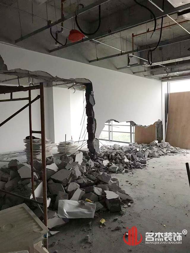 办公室叼嘿网站视频工程.jpg