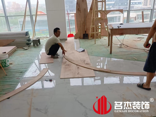 广州办公室叼嘿网站视频设计