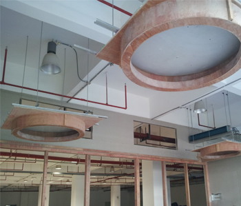 宝德集团办公室叼嘿网站视频施工现场