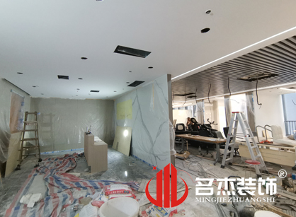 巡工地日记，南讯股份办公室叼嘿网站视频项目紧张进行中