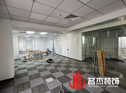 锐星科技办公室叼嘿网站视频项目紧张进行中